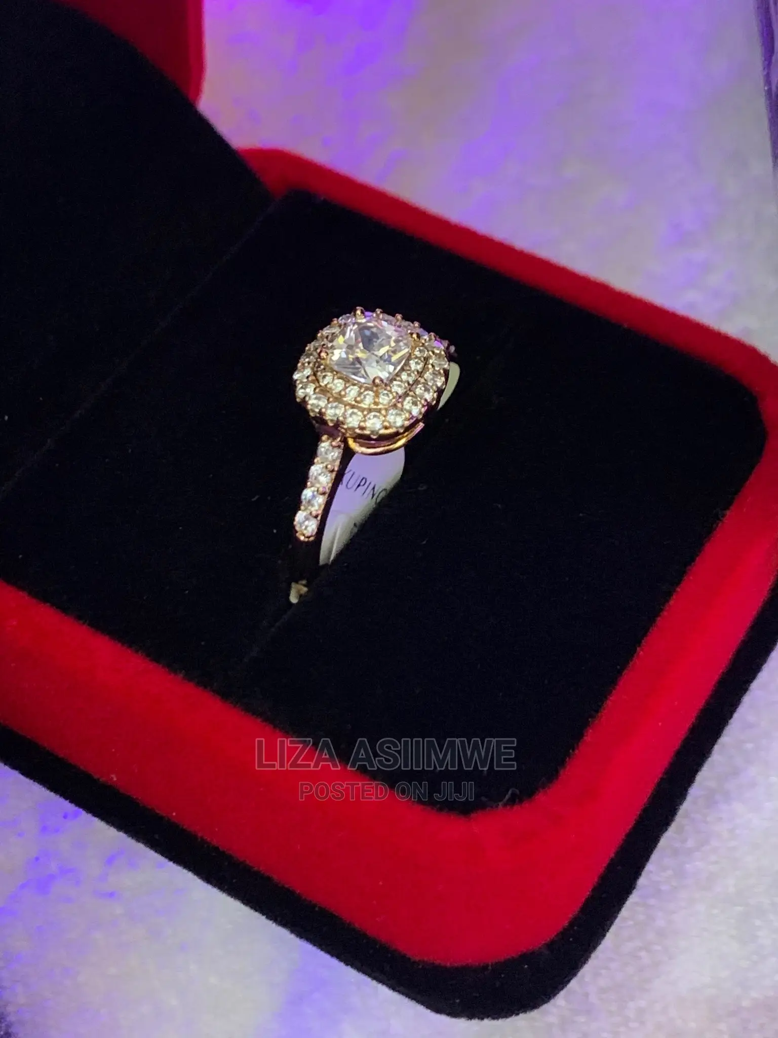 Engagement Rings Available With the Ring Box at a Good Price
