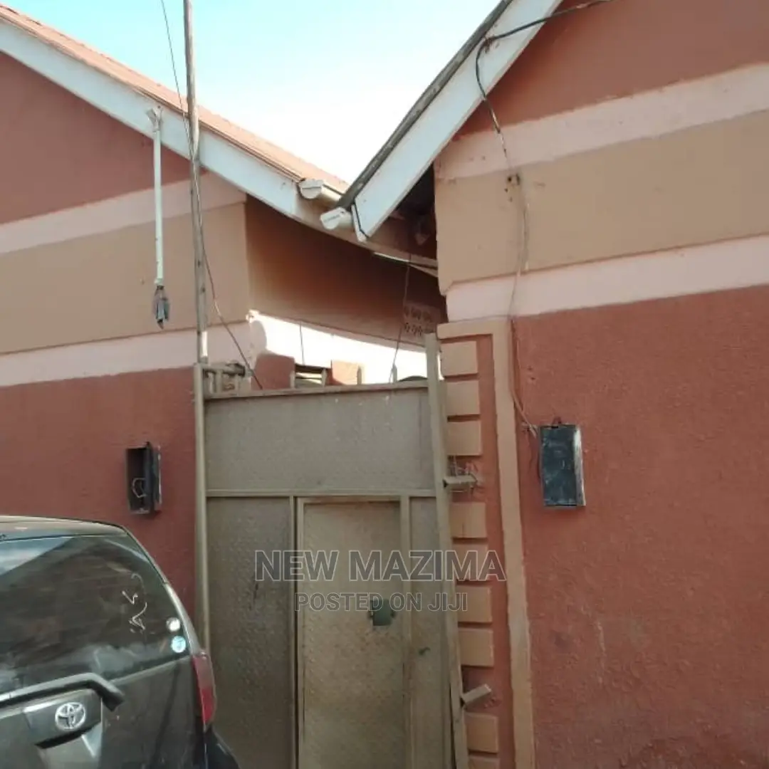 6bdrm House in Nansana, Central Division for Sale