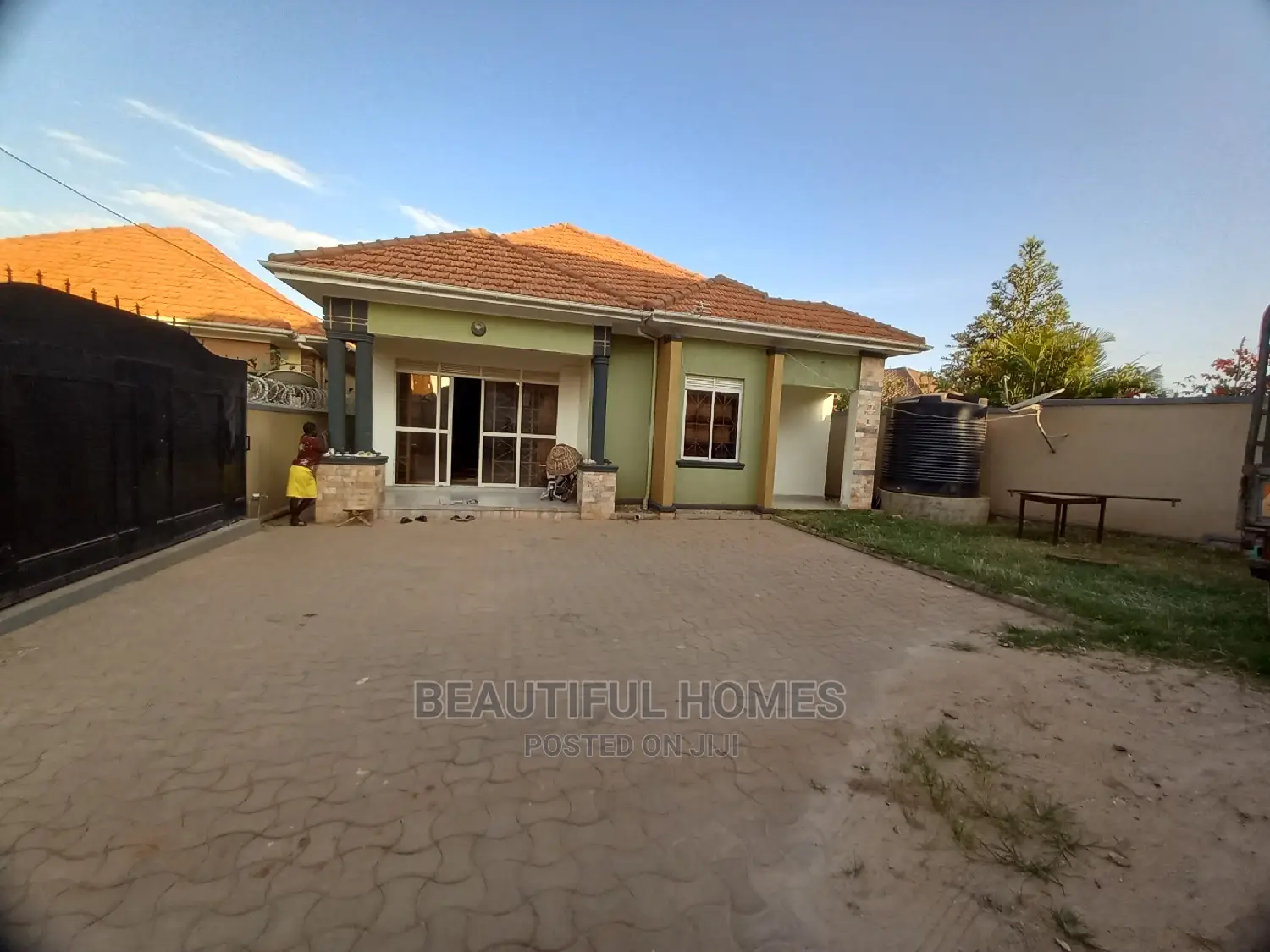Furnished 4bdrm Bungalow in Kira Mamerito Road for Sale