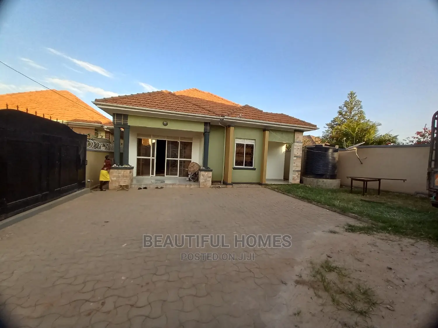 Furnished 4bdrm Bungalow in Kira Mamerito Road for Sale