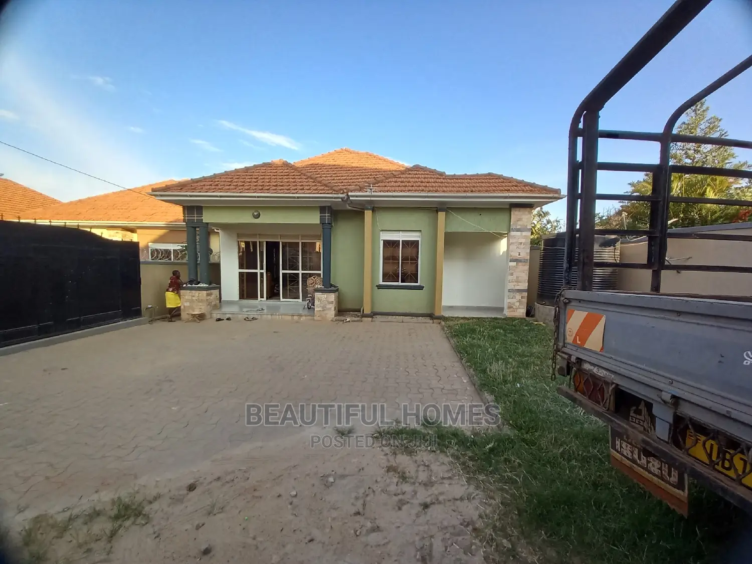 Furnished 4bdrm House in Kira Tarmacked for Sale