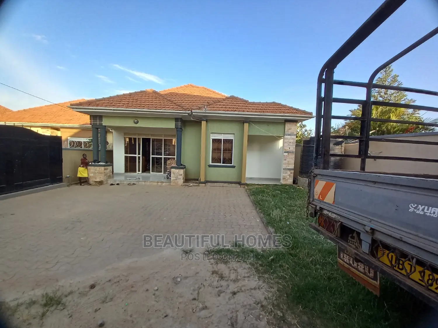 Furnished 4bdrm House in Kira Tarmacked for Sale