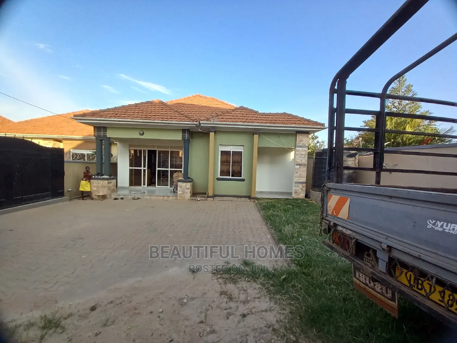 Furnished 4bdrm House in Kira Rich for Sale