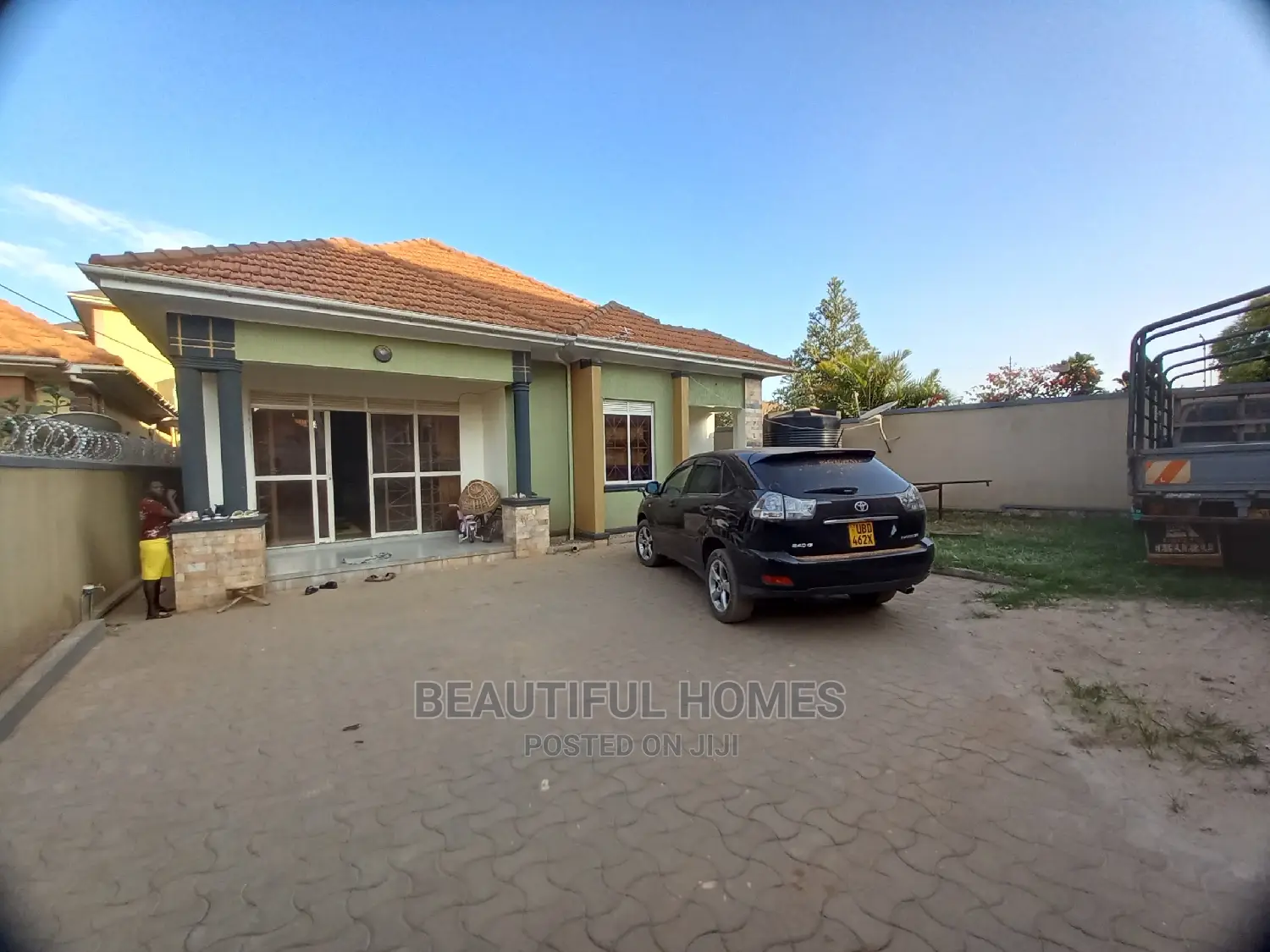 Furnished 4bdrm House in Kira Rich for Sale