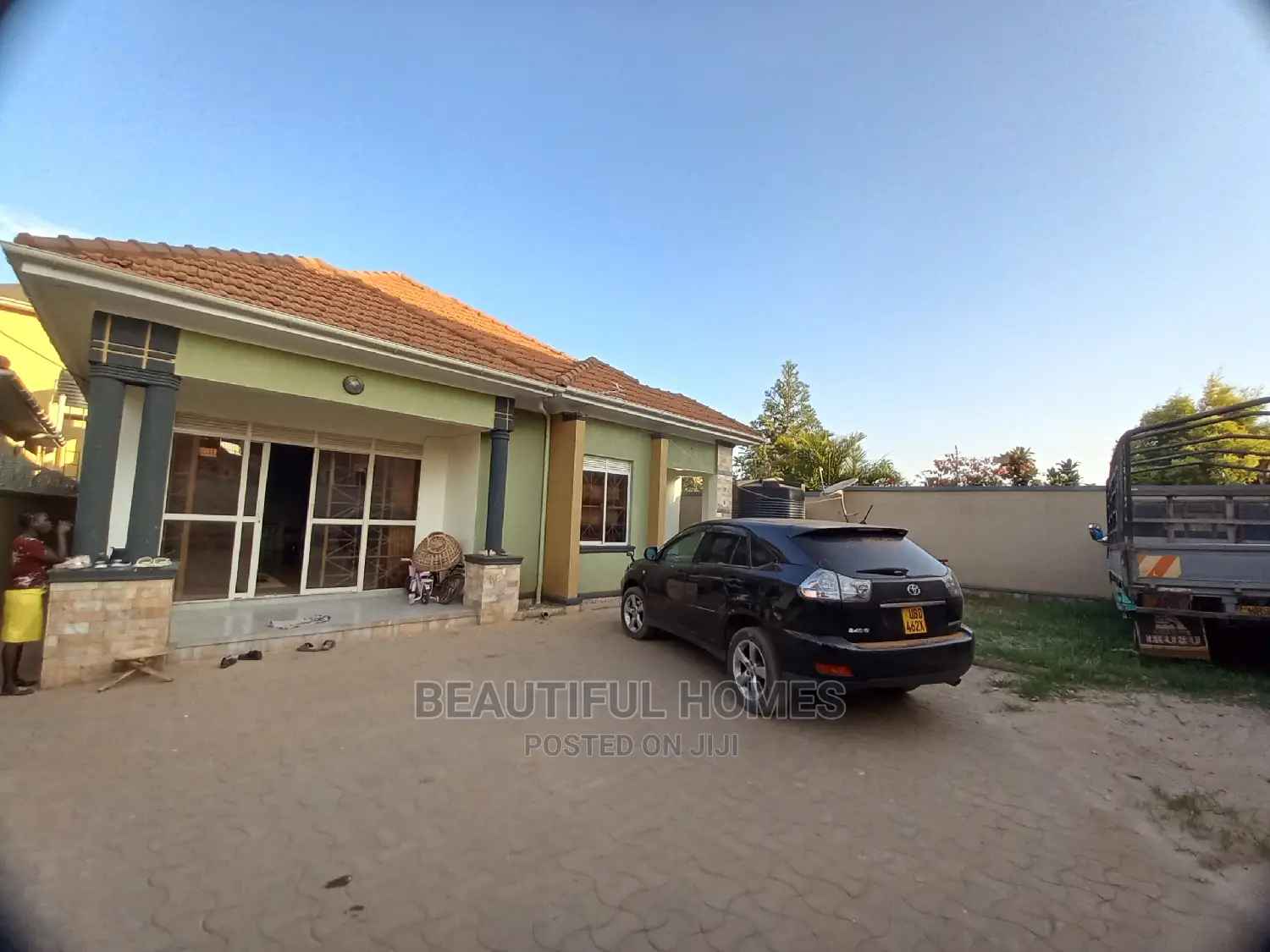 Furnished 4bdrm Bungalow in Kira Wealthy for Sale
