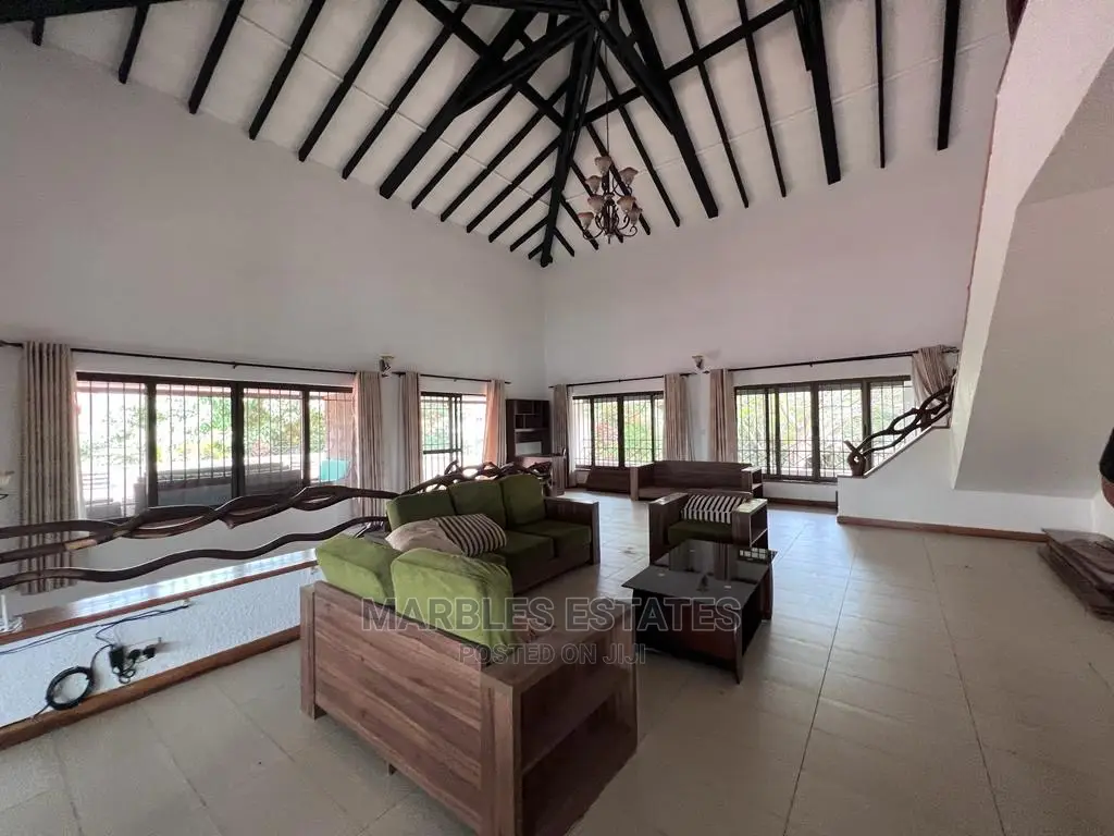 Furnished 4bdrm Penthouse in Central Division for Rent