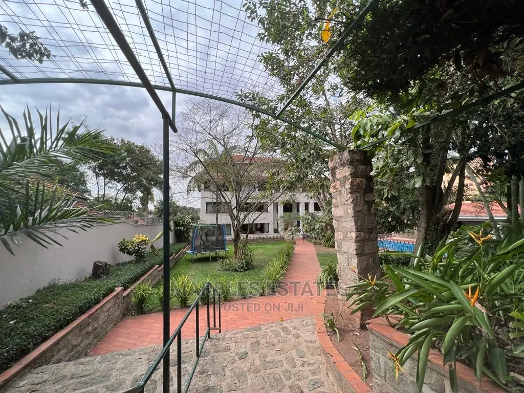 Furnished 4bdrm Penthouse in Central Division for Rent