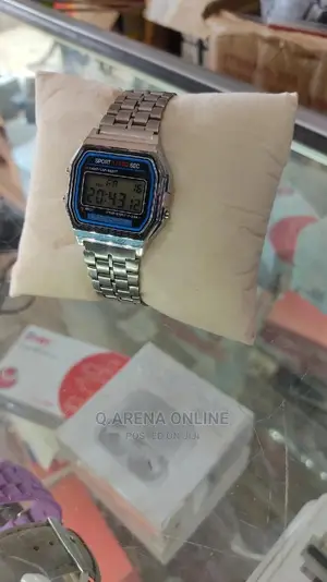 Casio Digital Watch With Metallic Straps