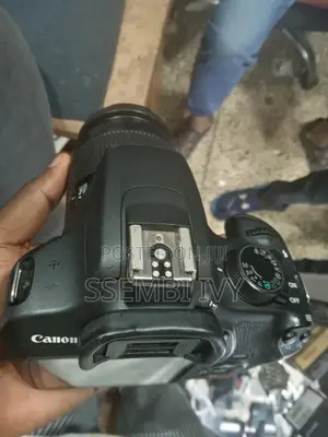 Canon Eos 1200d.