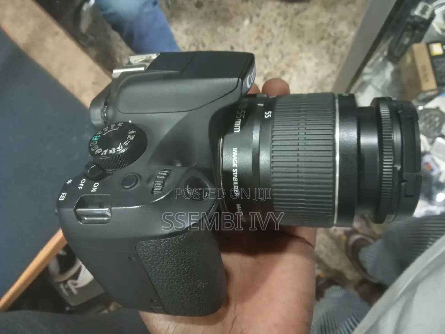 Canon Eos 1300d.