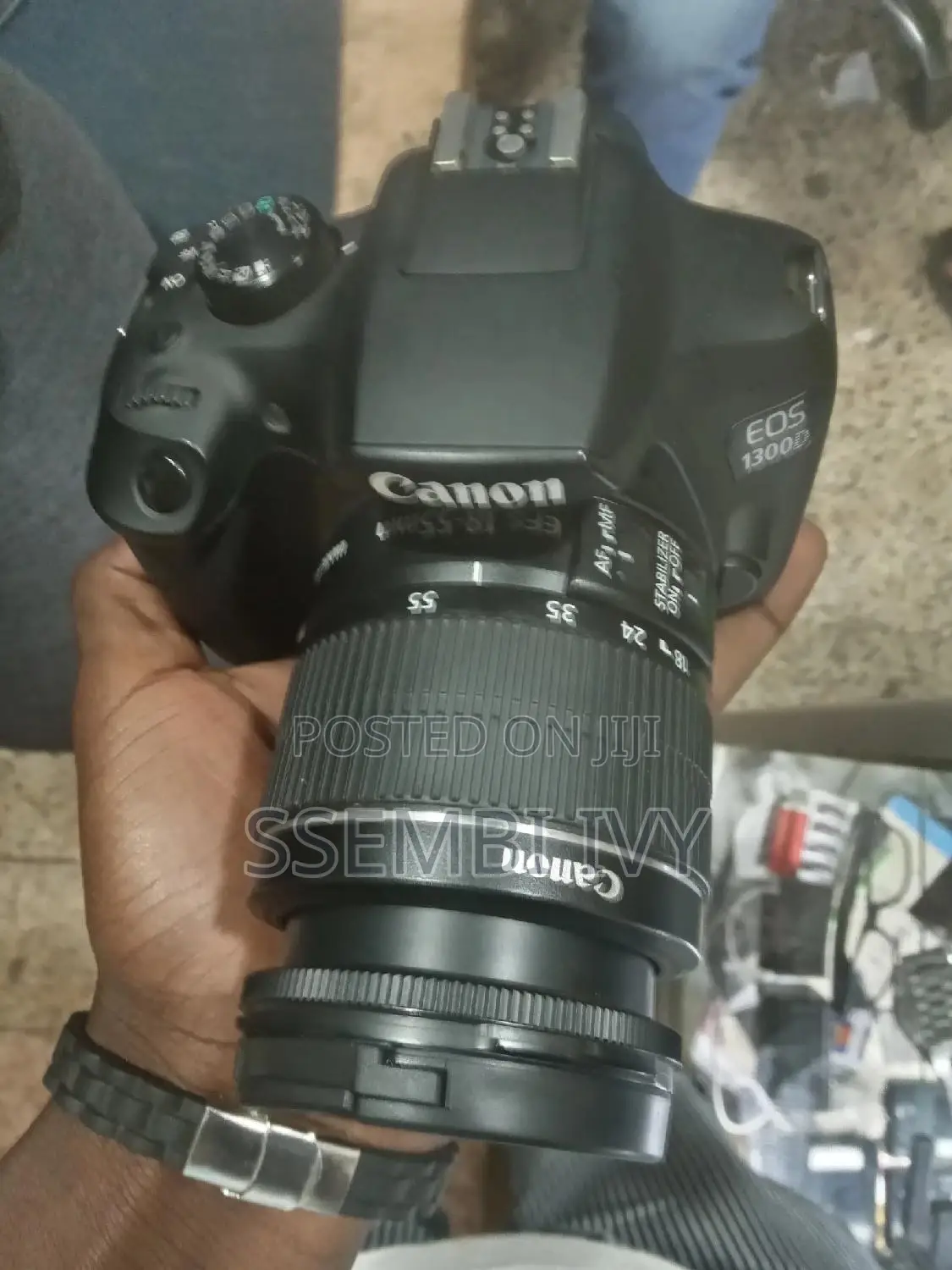 Canon Eos 1300d.