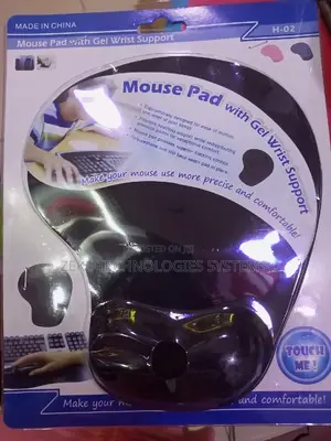 Mouse Pad With Gel Wrist Support