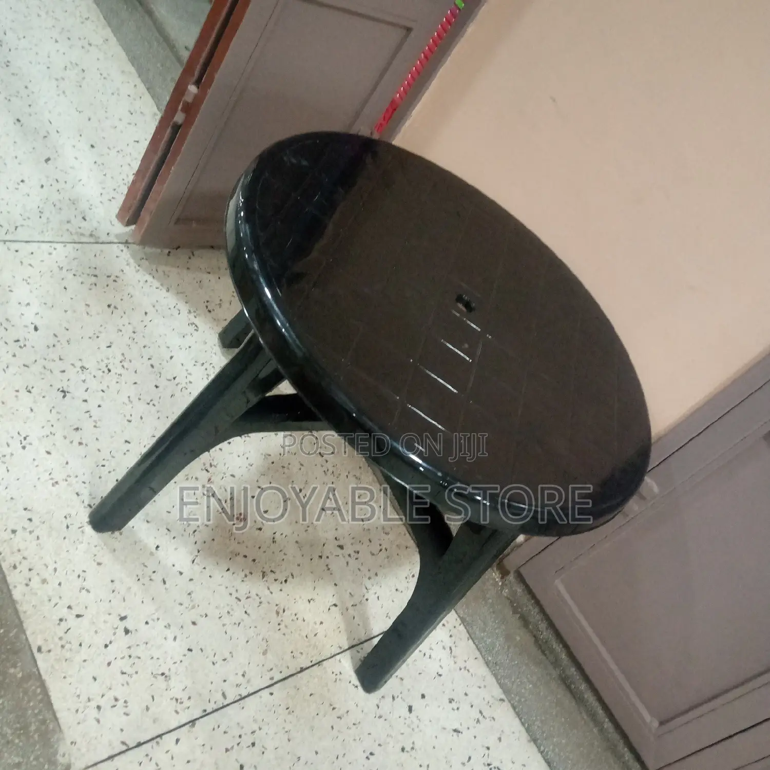 Durable Plastic Round Table