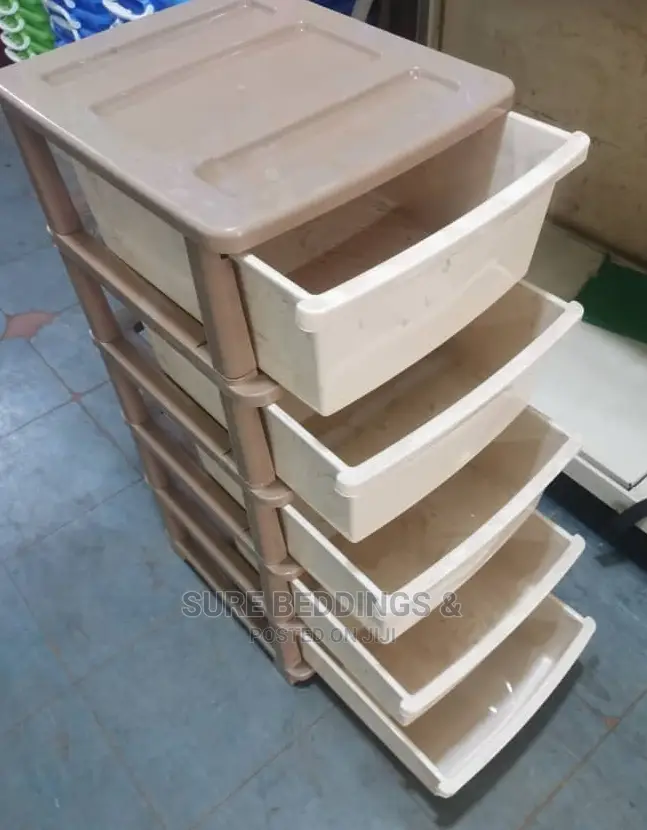 Simple Plastic Cabinet