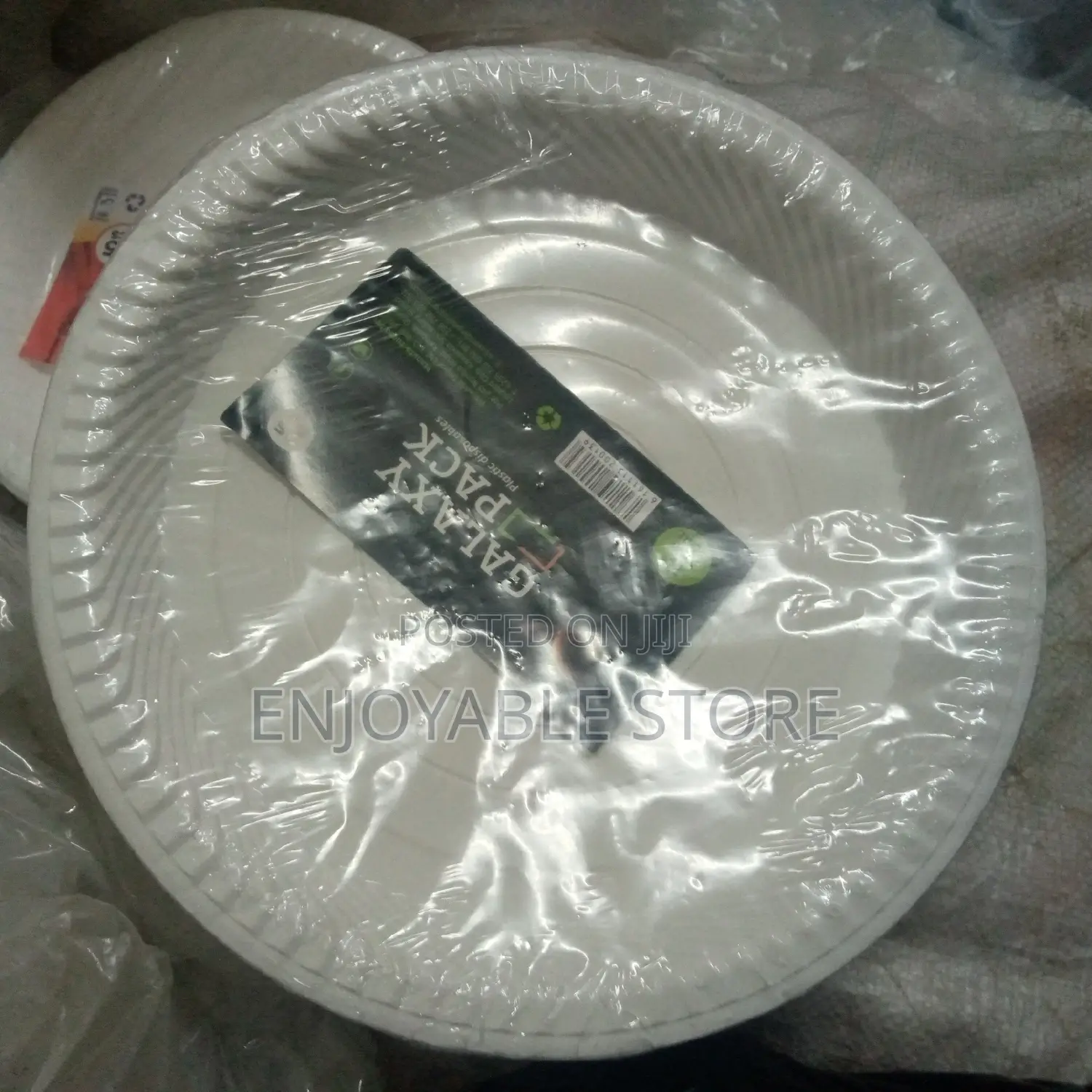 Round Silver Plates 25pcs in a Pack