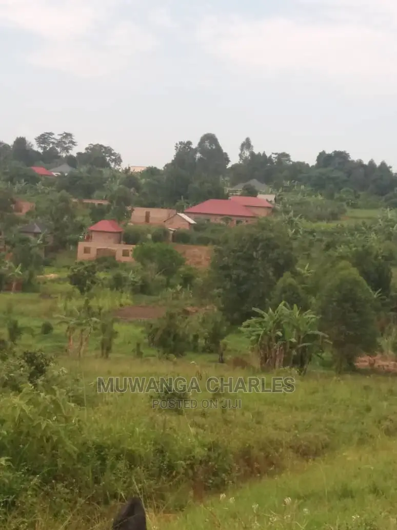 100by50ft Plot of Land for Sale at Busukuma