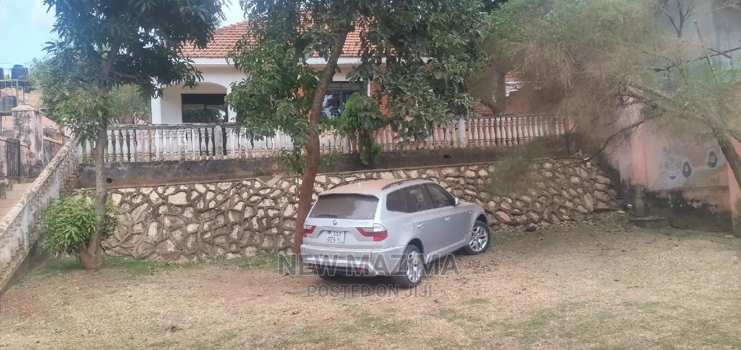 3bdrm Bungalow in Buziga Konge, Central Division for Sale
