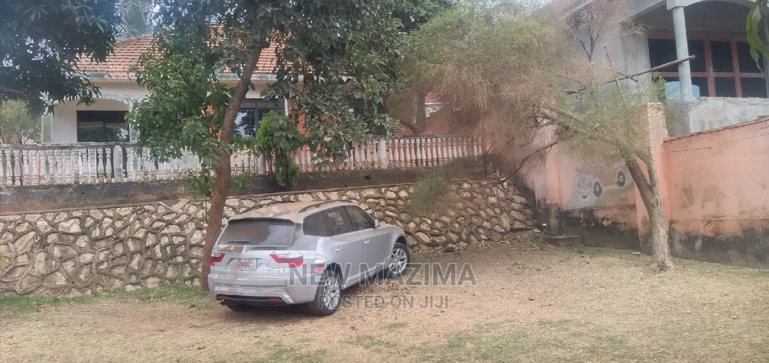 3bdrm Bungalow in Buziga Konge, Central Division for Sale