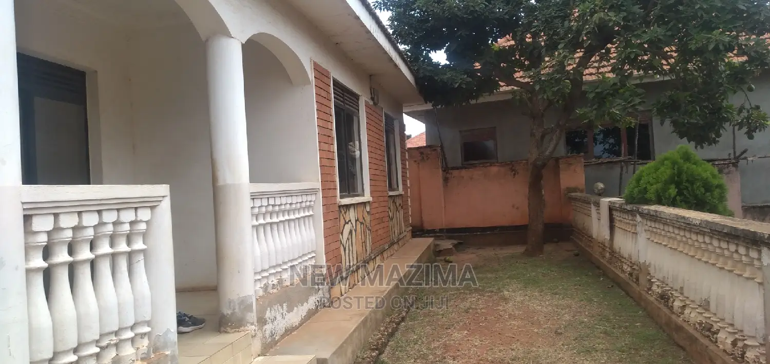 3bdrm Bungalow in Buziga Konge, Central Division for Sale