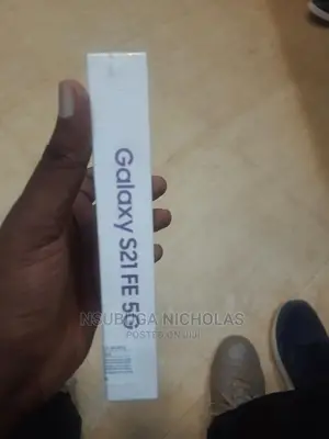 New Samsung Galaxy S21 FE 5G 256 GB Purple