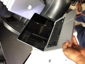 Laptop Apple MacBook Pro 2012 4GB Intel Core I5 HDD 500GB