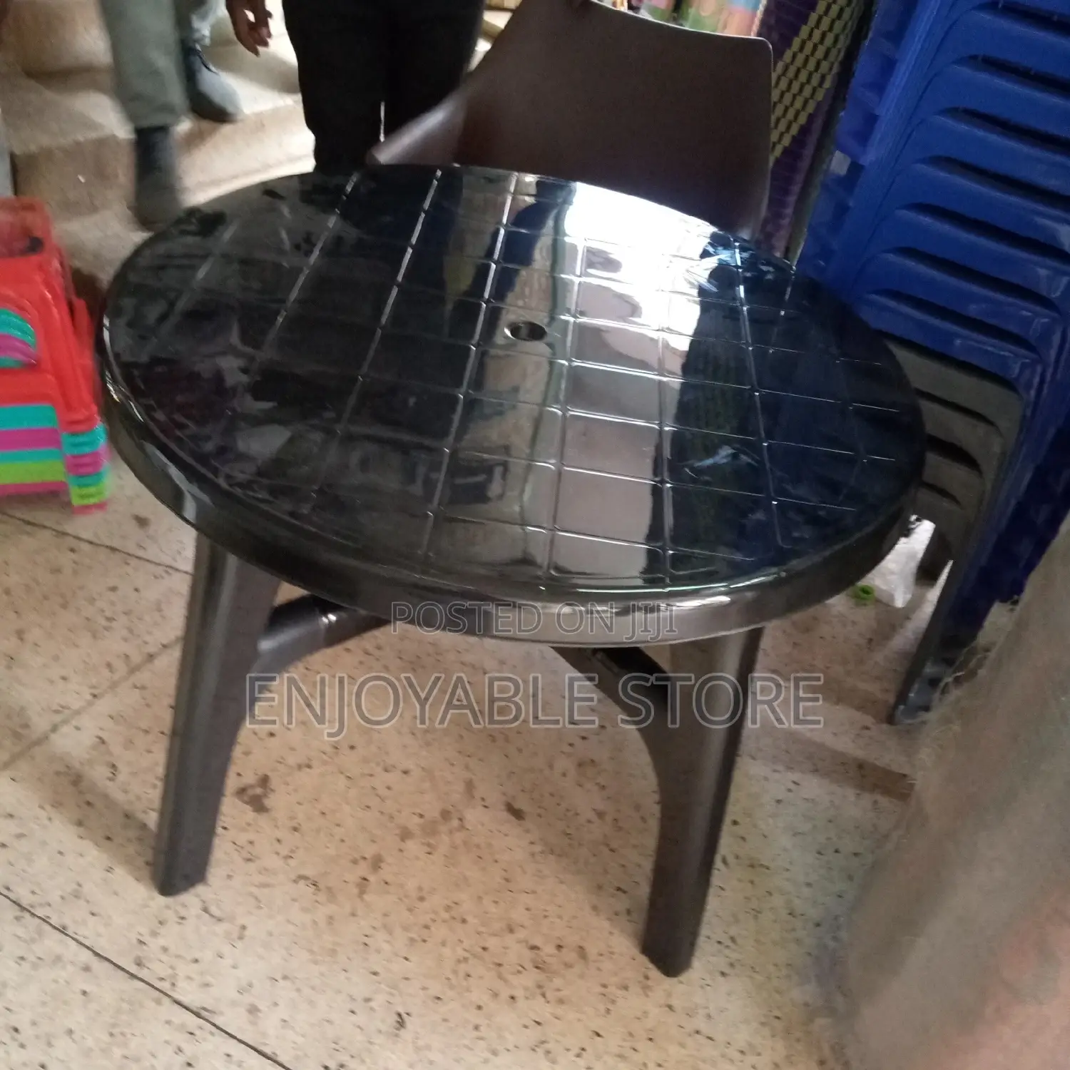 Durable Plastic Unique Round Table