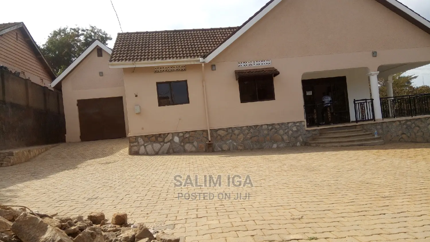 3bdrm Bungalow in Kololo Property, Central Division for Rent