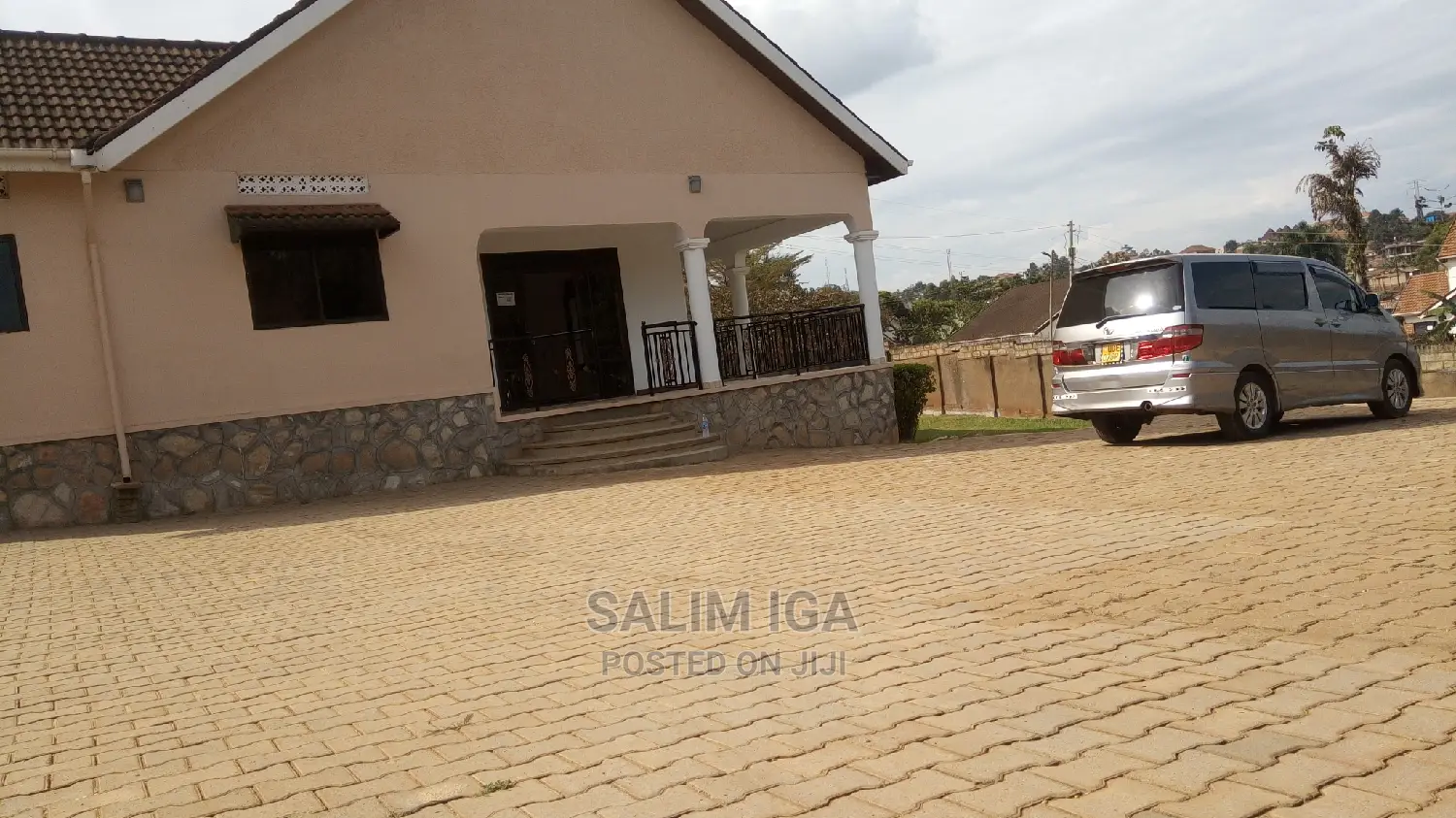 3bdrm Bungalow in Kololo Property, Central Division for Rent