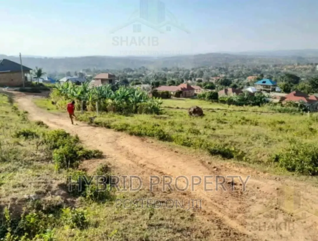 Plots for Sale at Kayunga~Gombe [Wakiso] Estate~Hoima Road.