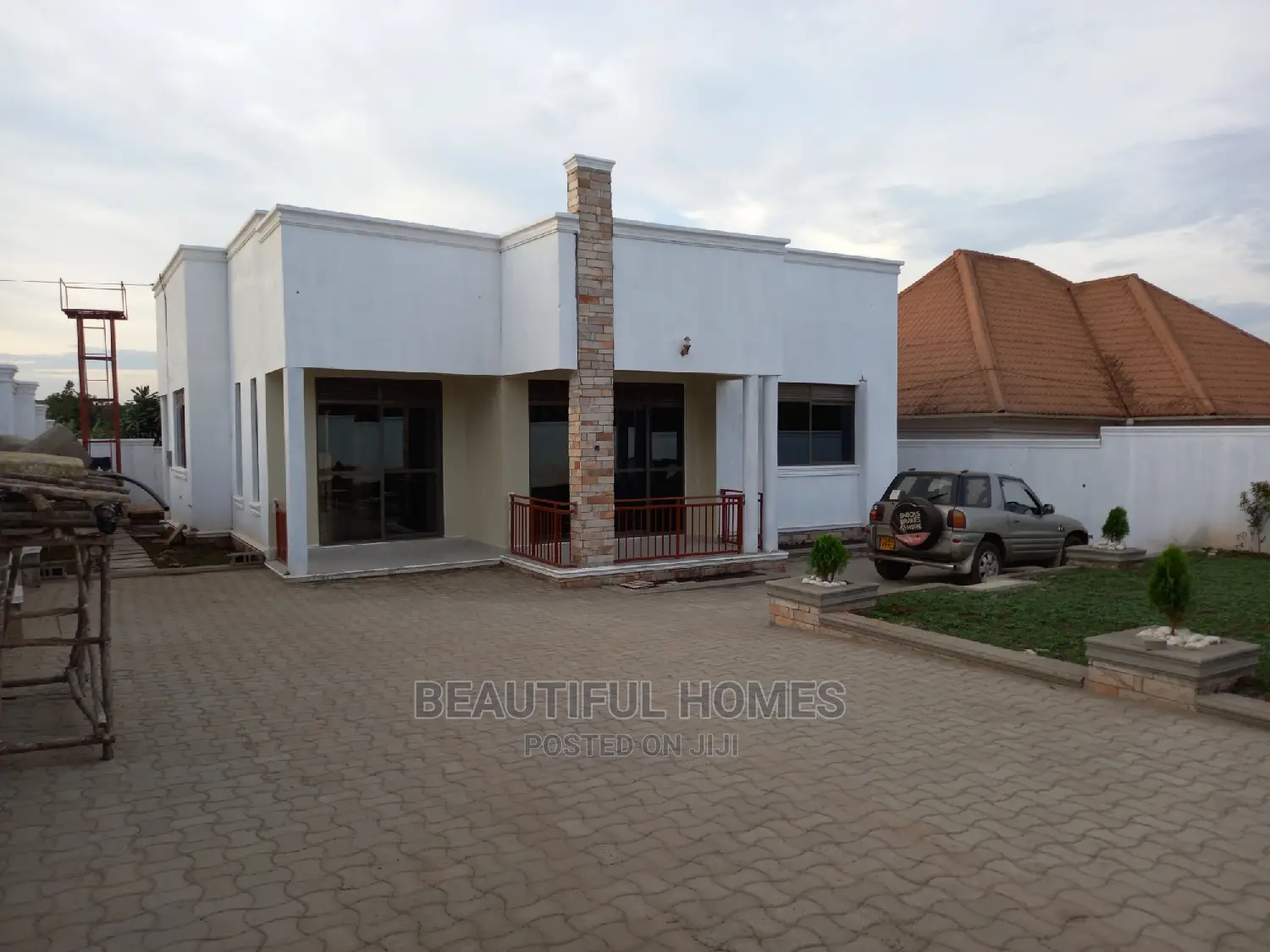 Furnished 4bdrm House in Kira for Sale