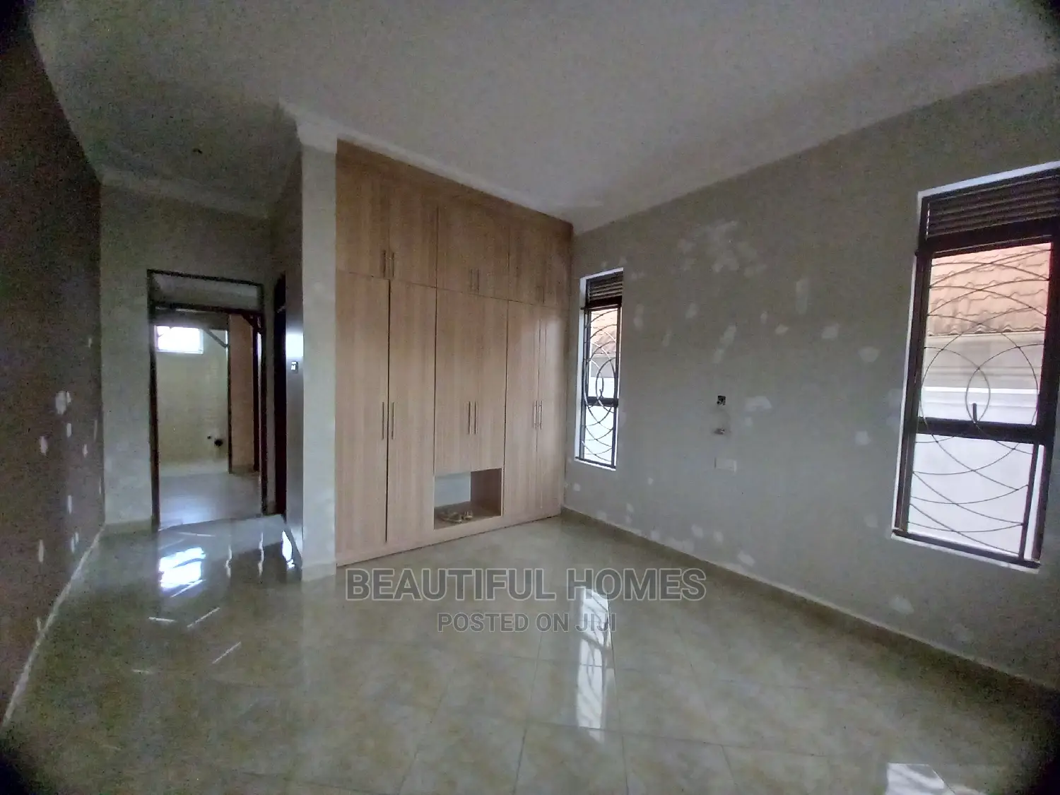 Furnished 4bdrm House in Kira for Sale