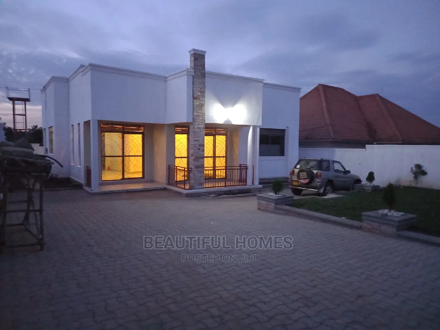 Furnished 4bdrm Bungalow in Kira for Sale