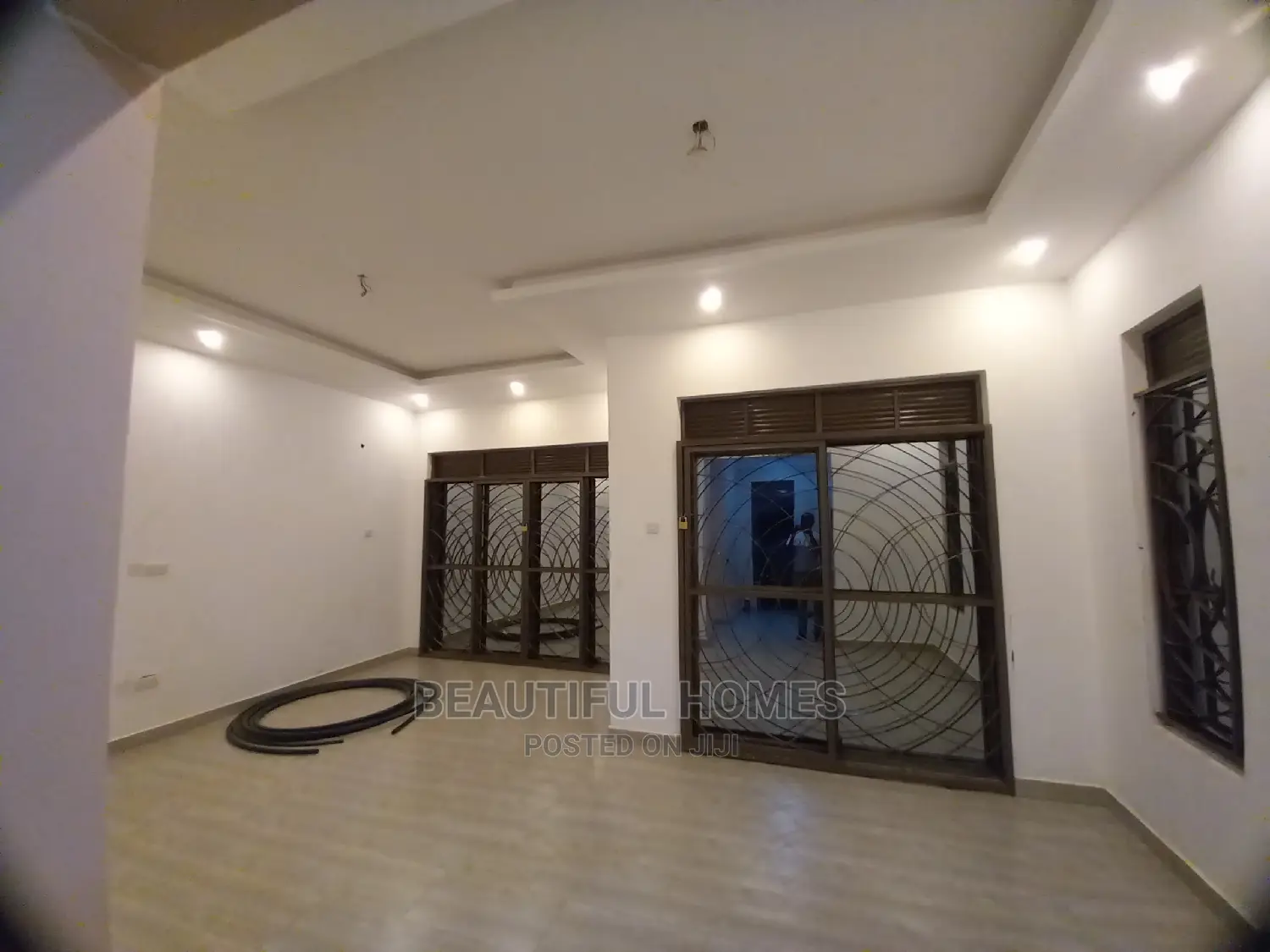 Furnished 4bdrm House in Kira for Sale