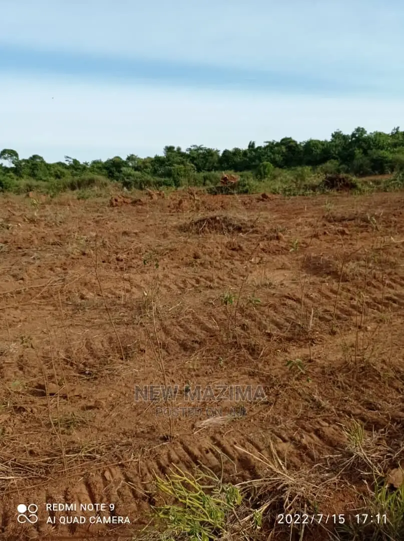 Very Nice Plots on Quicksale in Kamengo With Lake View