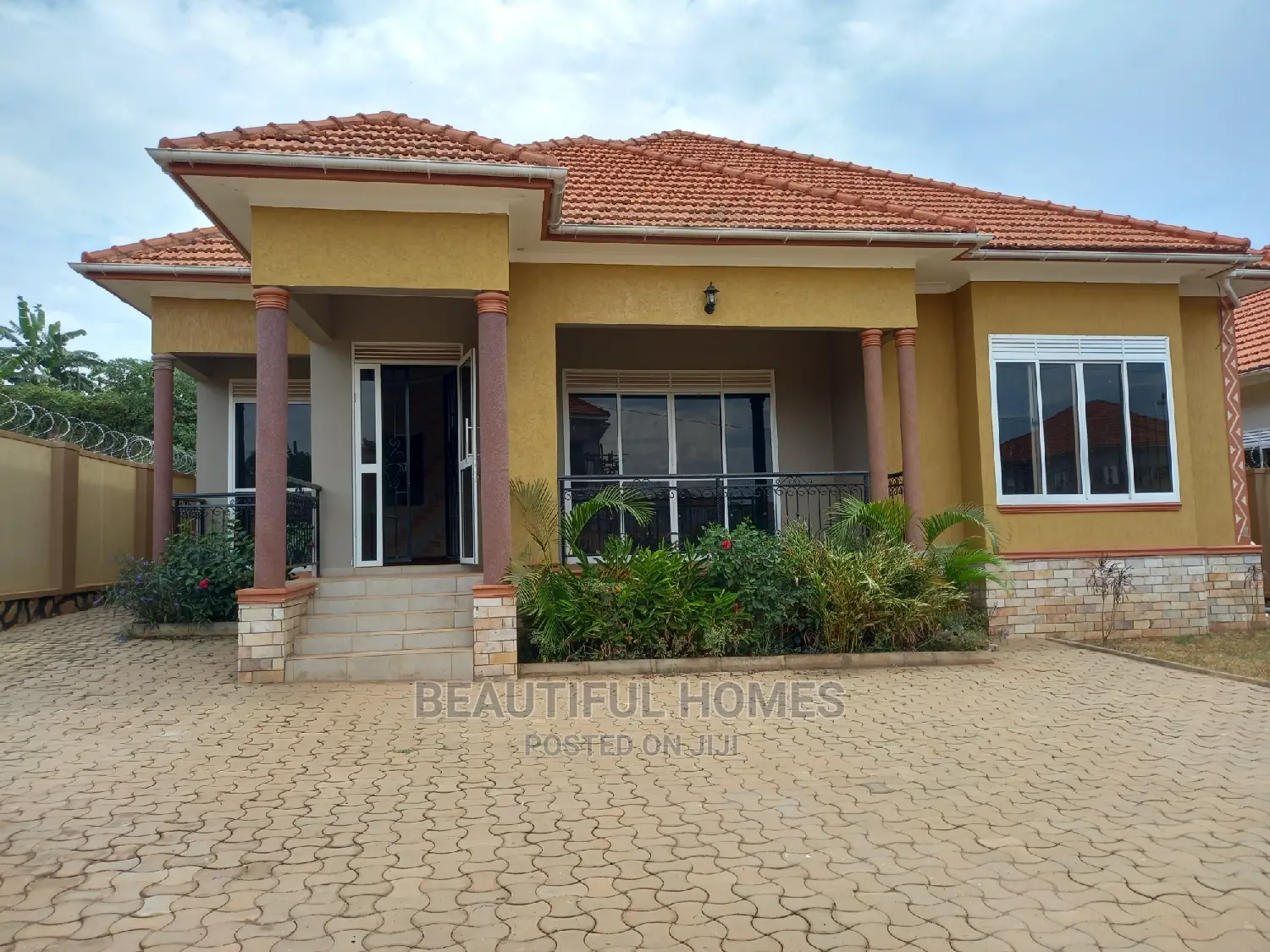 Furnished 4bdrm Bungalow in Kira for Sale