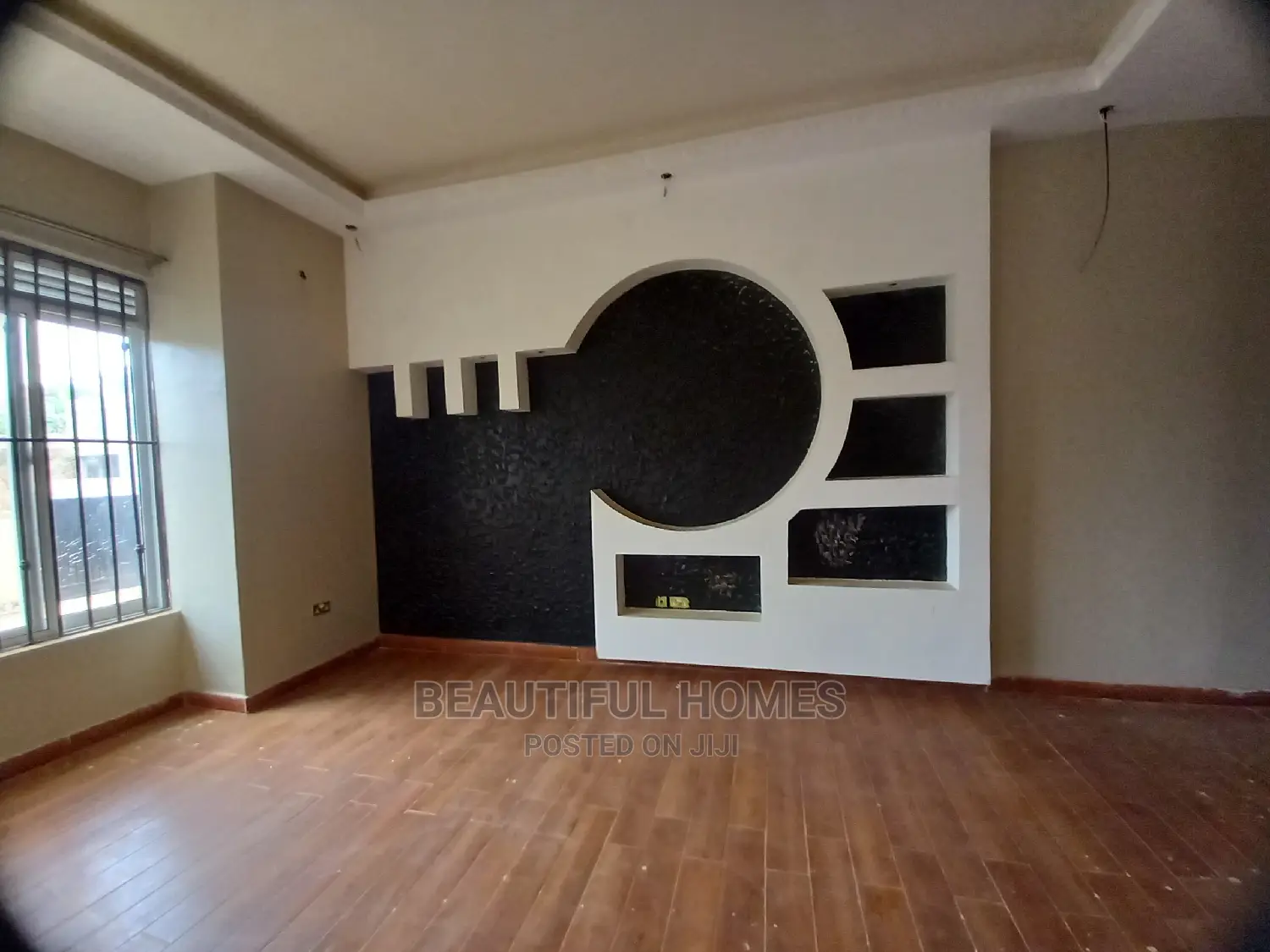 Furnished 4bdrm House in Kira for Sale