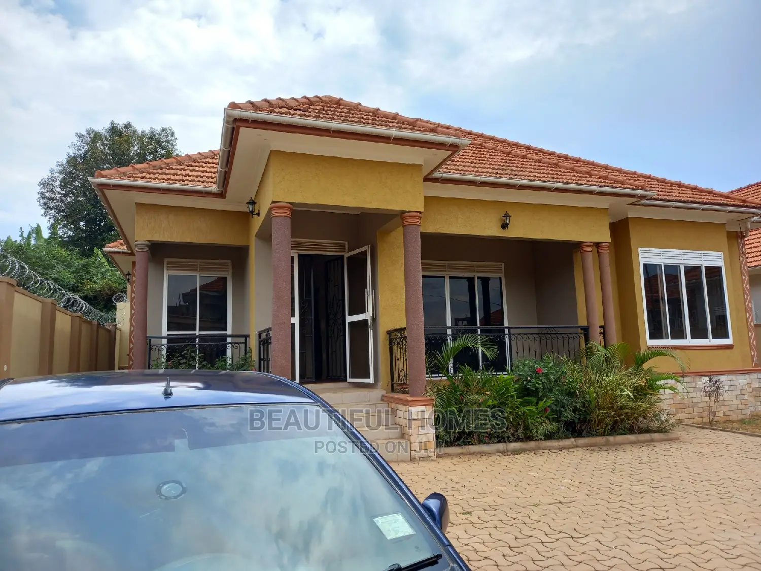 Furnished 4bdrm Bungalow in Kira Tarmacked for Sale
