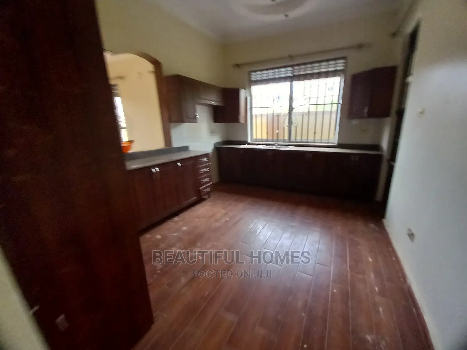 Furnished 4bdrm Bungalow in Kira Tarmacked for Sale