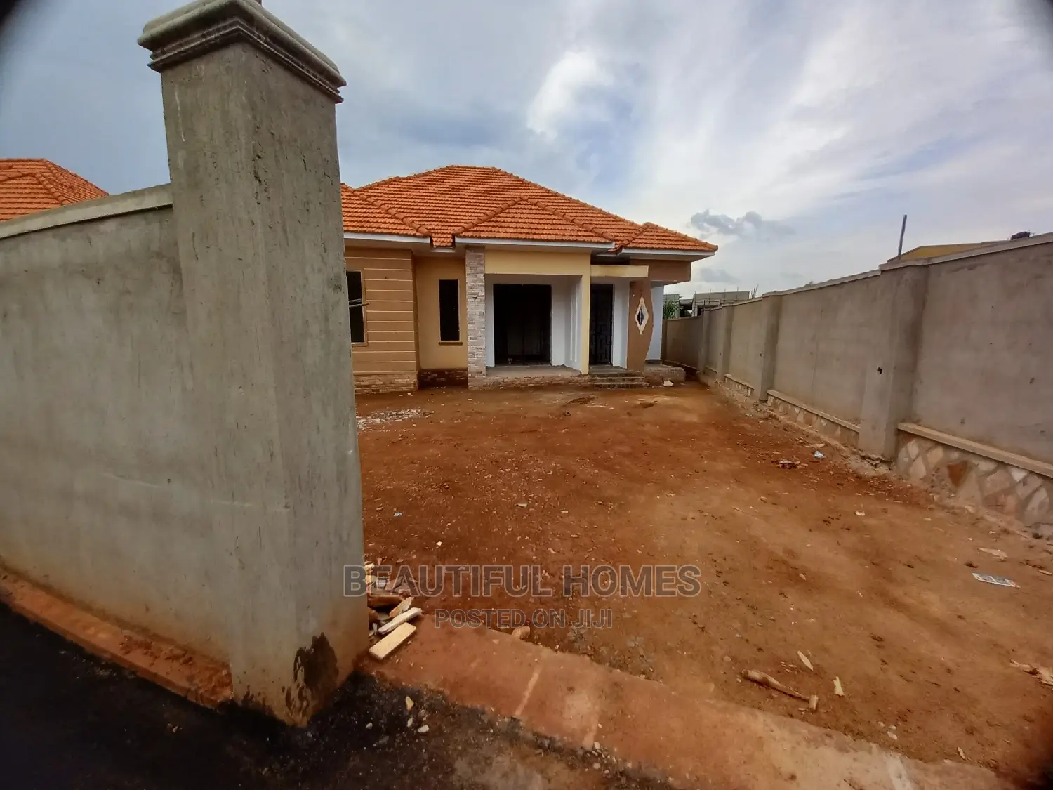 Furnished 4bdrm Bungalow in Kira Mamerito Road for Sale