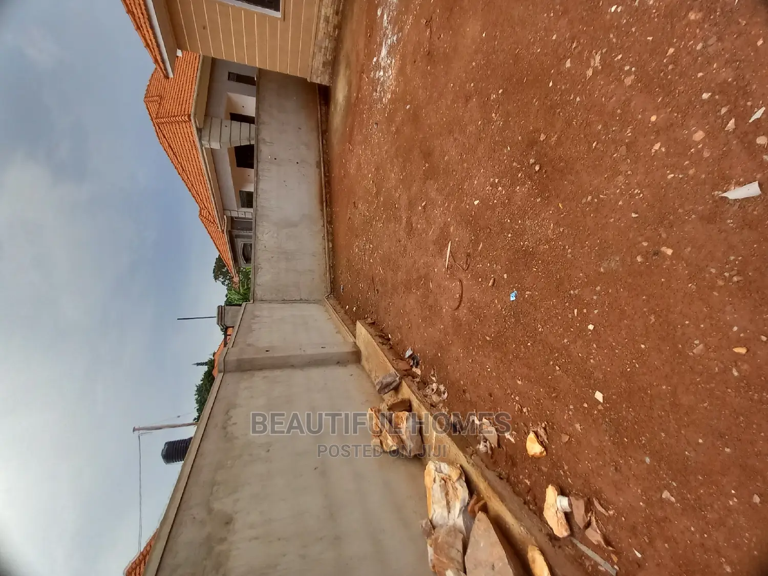 Furnished 4bdrm Bungalow in Kira Mamerito Road for Sale