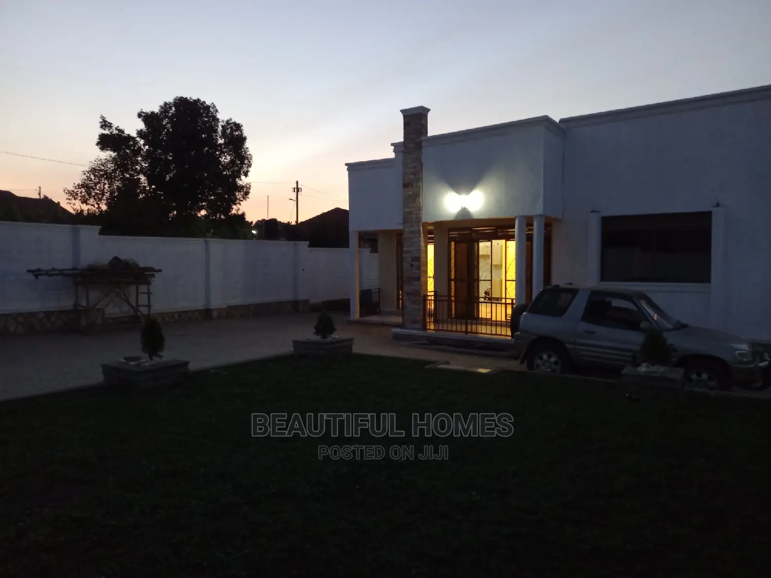 Furnished 4bdrm Bungalow in Kira for Sale
