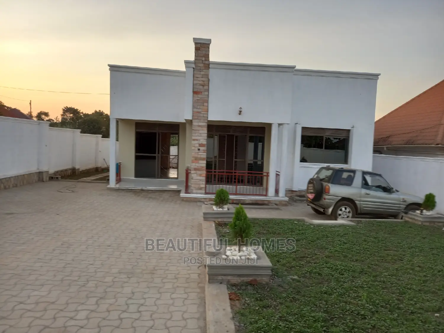Furnished 4bdrm Maisonette in Kira for Sale