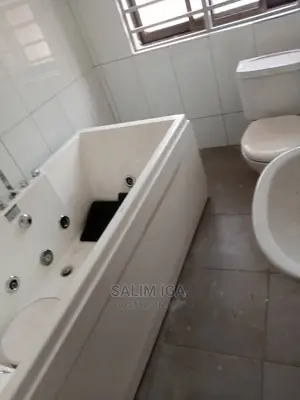 5bdrm Bungalow in Kololo Property, Central Division for Rent