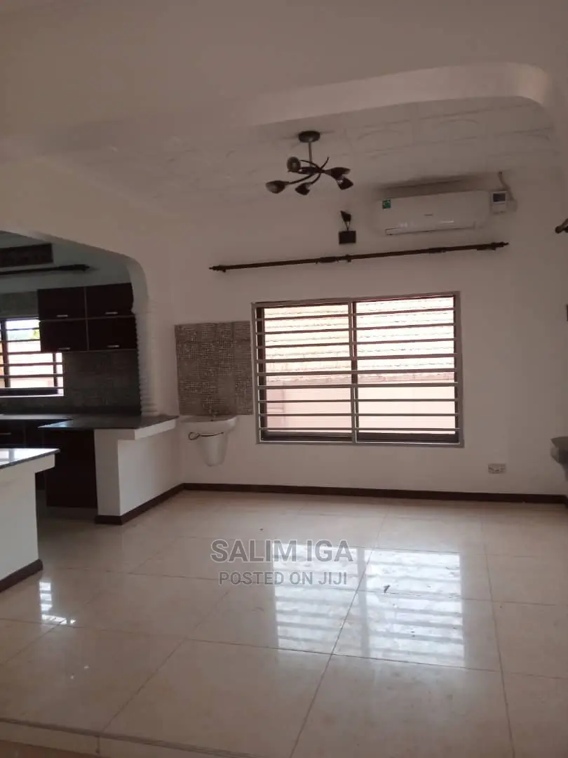 5bdrm Bungalow in Kololo Property, Central Division for Rent