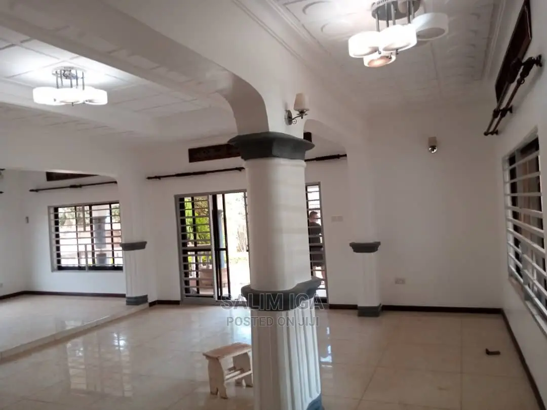 5bdrm Bungalow in Kololo Property, Central Division for Rent
