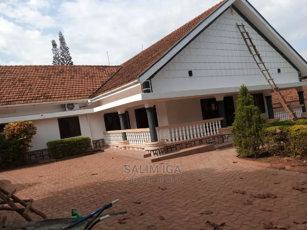 5bdrm Bungalow in Kololo Property, Central Division for Rent