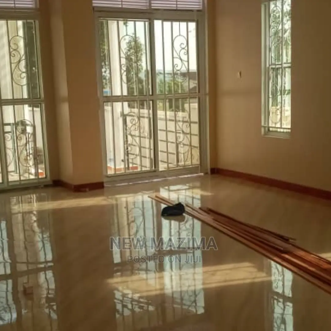 3bdrm Bungalow in Kitende Ntebe Rd, Central Division for Sale