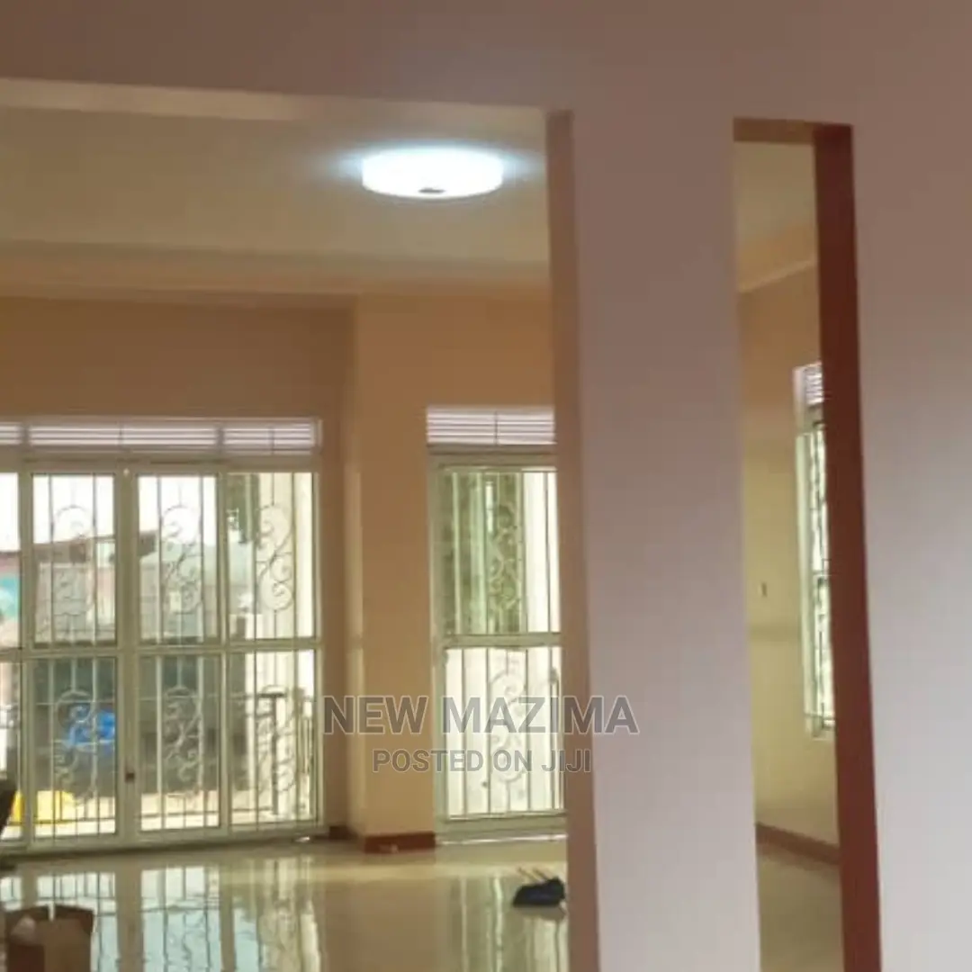 3bdrm Bungalow in Kitende Ntebe Rd, Central Division for Sale