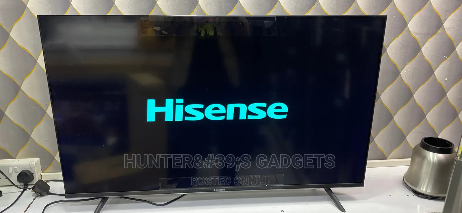 Hisense 43inch Smart Vida Frameless Brand New