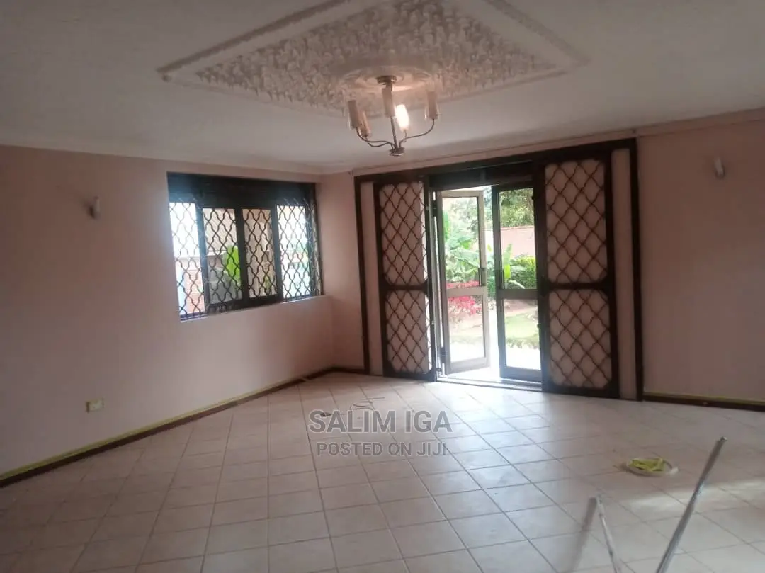 5bdrm Maisonette in Kololo Property, Central Division for Rent